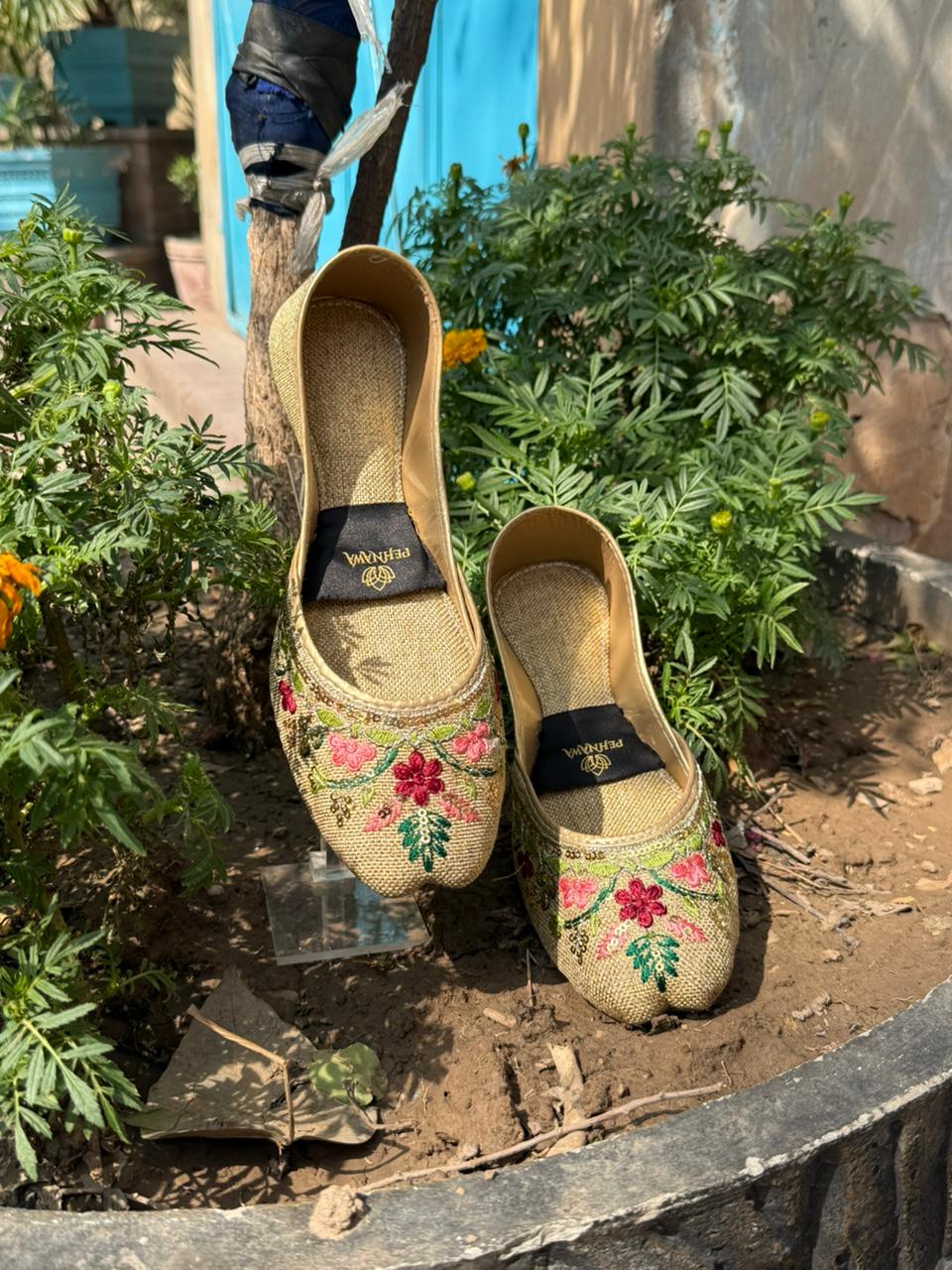 FLORAL (CAMEL BROWN)